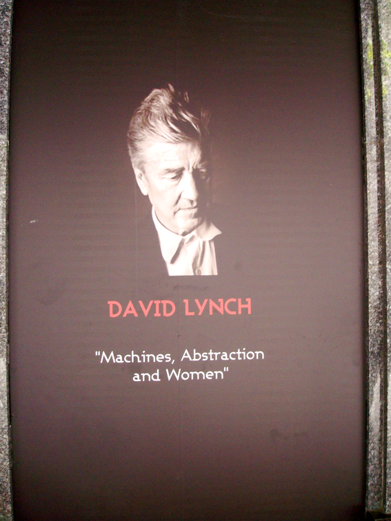 Vitrine David Lynch aux galeries Lafayette