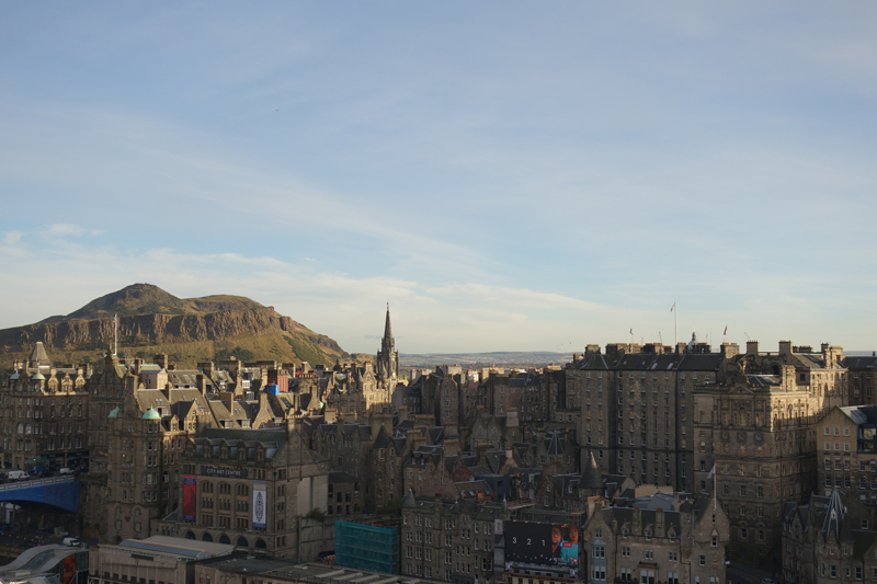 Mon voyage à Princes Street et Scott Monument à Édimbourg en Écosse