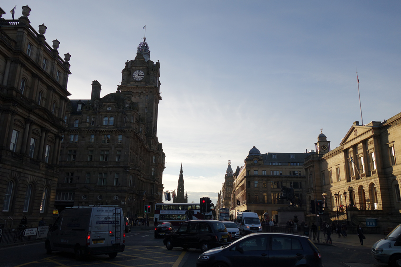 Mon voyage à Princes Street et Scott Monument à Édimbourg en Écosse