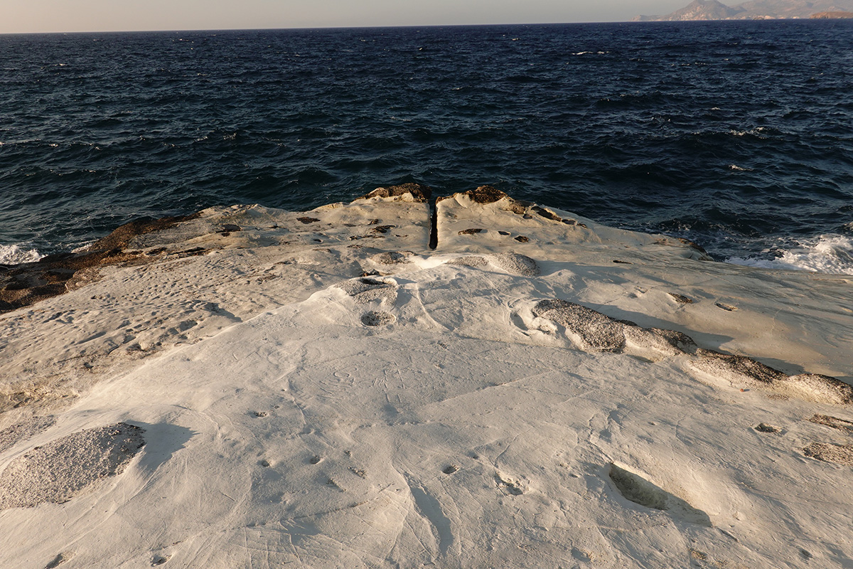 Ma visite de la plage Sarakiniko sur l'île Milos en Grèce